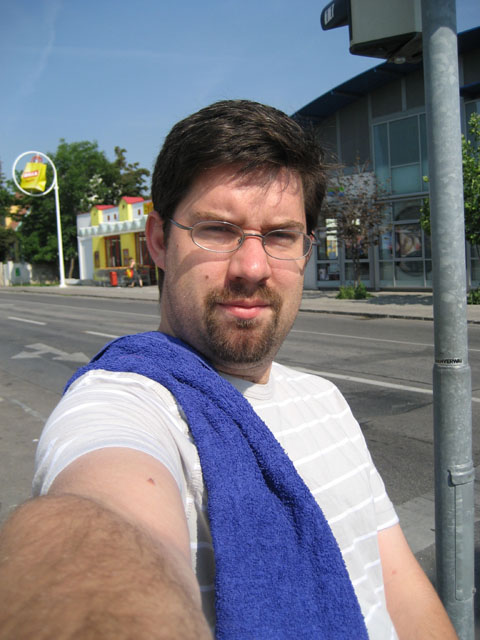 towel1_klein (83k image)