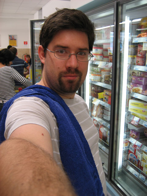 towel1_klein (83k image)